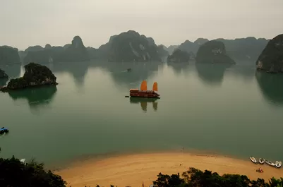 HANOI – HALONG BAY – HANOI
