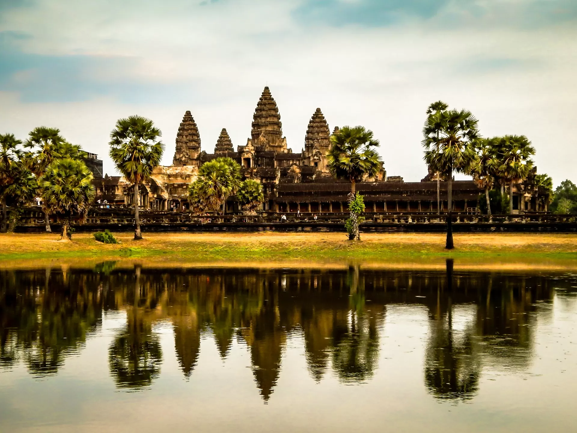 Tri City Tour Ho Chi Minh – Cambodia – Thailand 7 Days 6 Nights